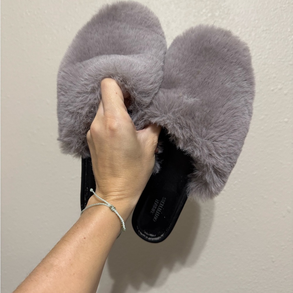 Cozy Gray Faux Fur Women's Slippers
